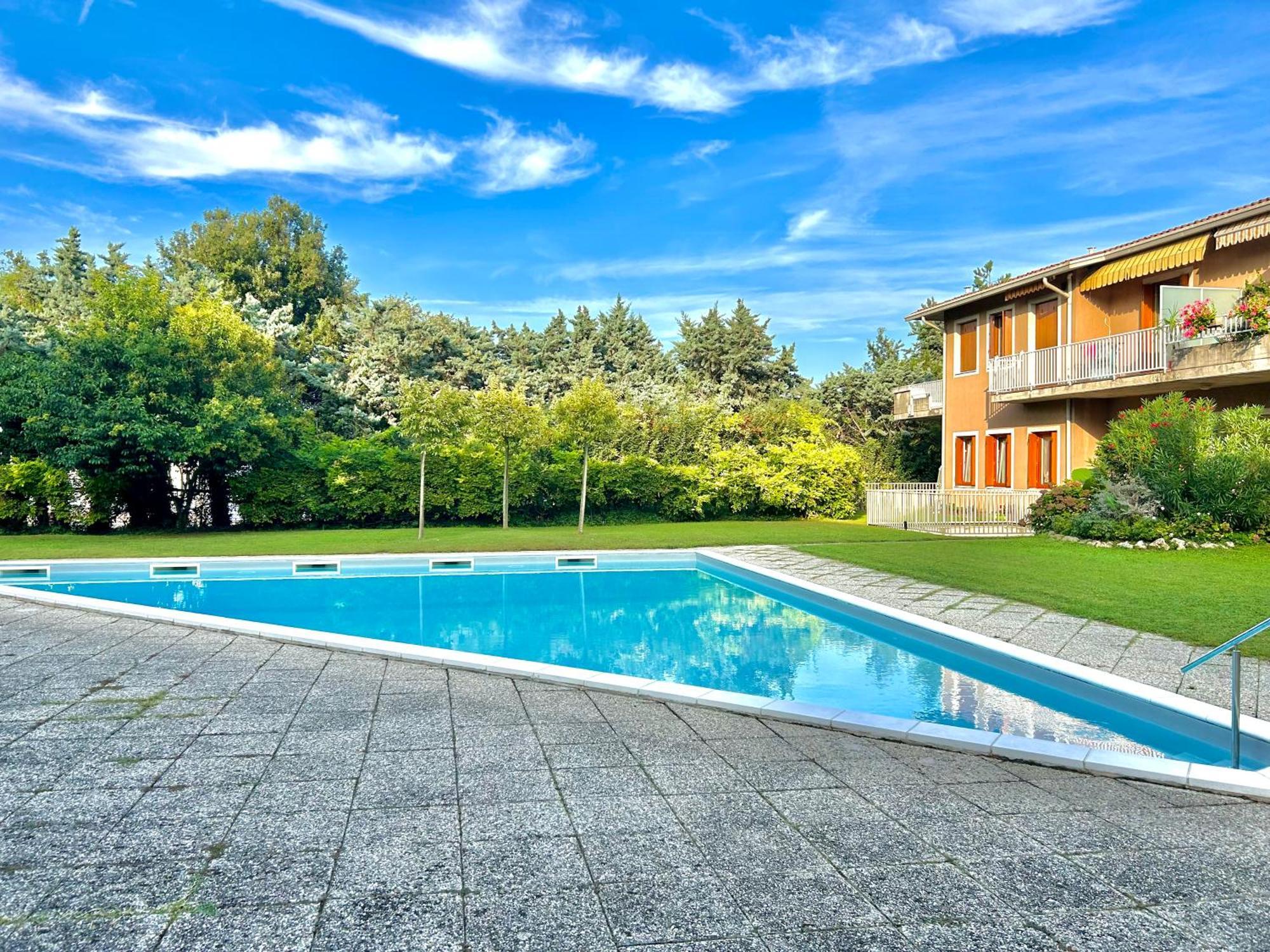 Gold Garda Desenzano Daire Desenzano del Garda Dış mekan fotoğraf