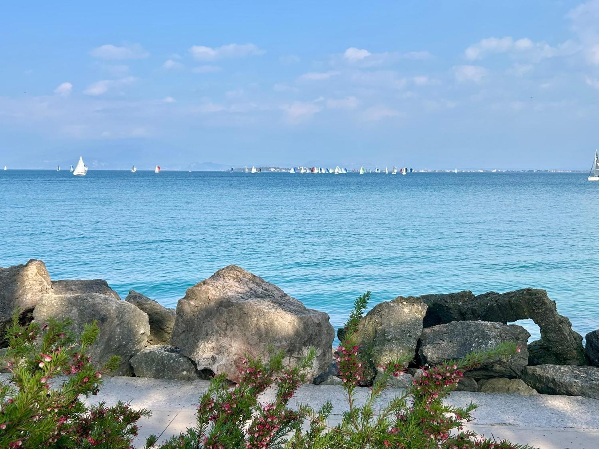 Gold Garda Desenzano Daire Desenzano del Garda Dış mekan fotoğraf